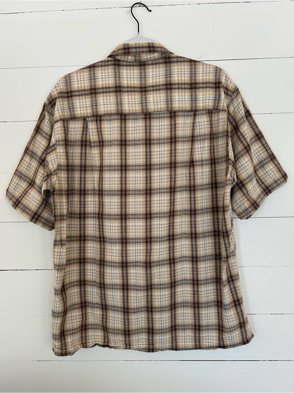 Columbia Men’s Beige and Brown Plaid Short-Sleeve Button-Down Shirt SZ: Med - Picture 2 of 5
